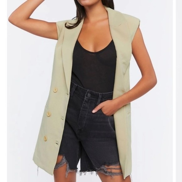 Forever 21 Jackets & Blazers - NWT Forever 21 sleeveless double breasted jacket with light shoulder pad / vest